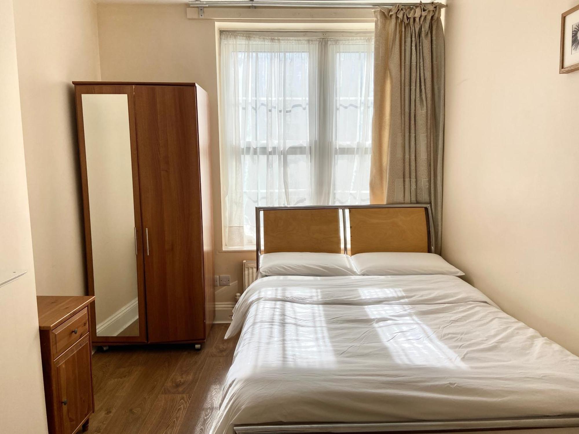 Separate Rooms By The Thames Лондон Екстериор снимка